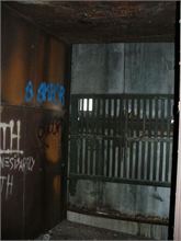 S_BER-northelevatordoortoplatform01.JPG