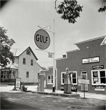 1942 Gas Station.jpg